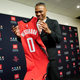 Illustration for article titled Russell Westbrook Restructured His Contract To Give Tilman Fertitta Some Money